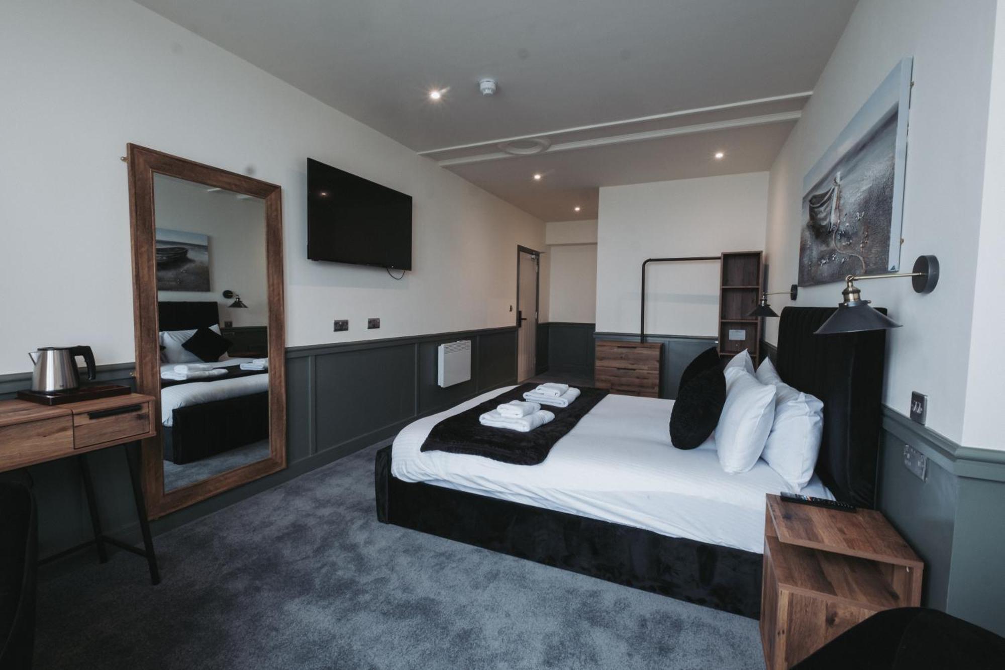 Hotel The Royal Bar & Shaker Morecambe Exteriér fotografie